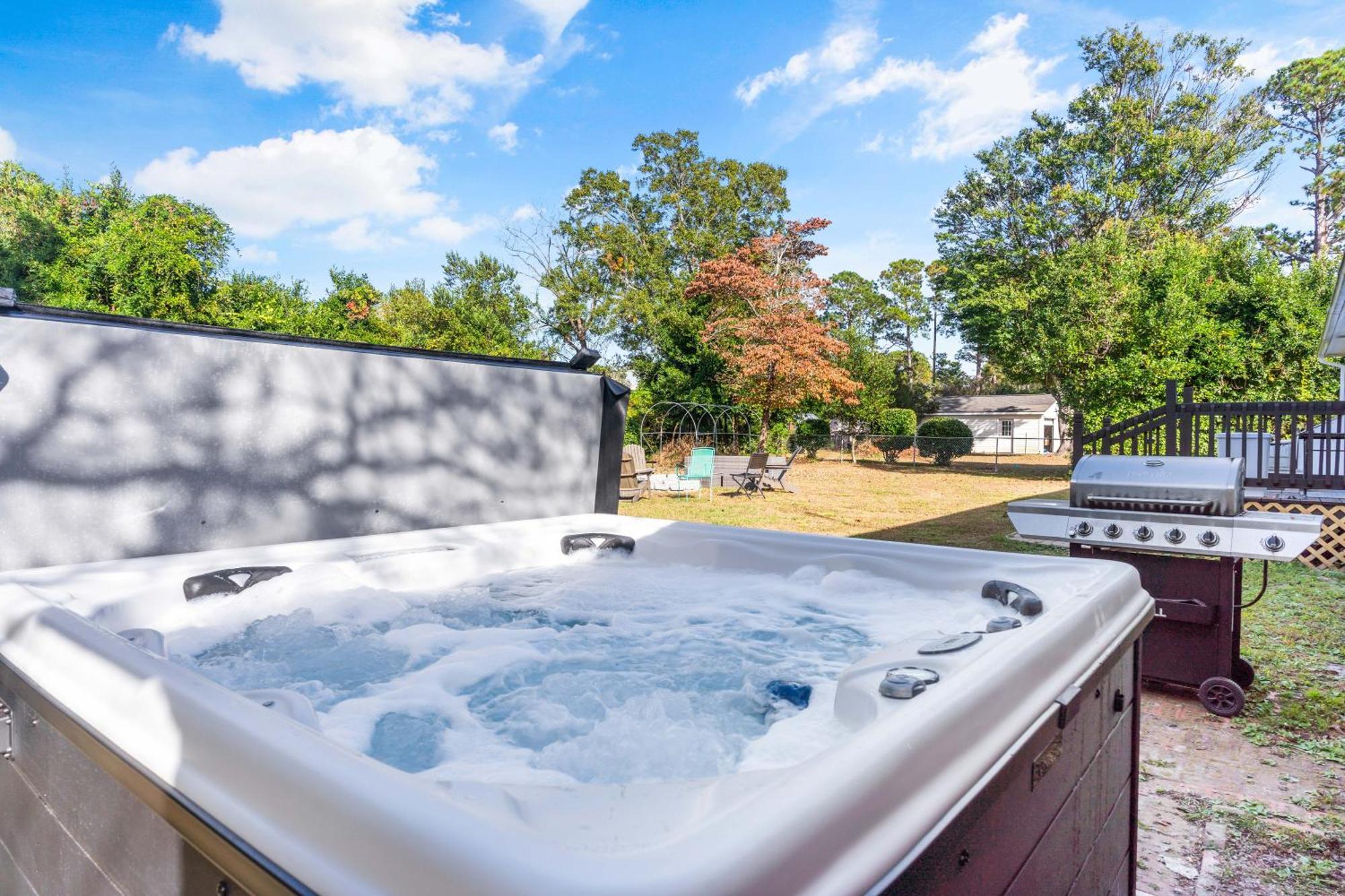 Chill Retreat, Hot Tub, Large Private Yard Wilmington Exterior foto