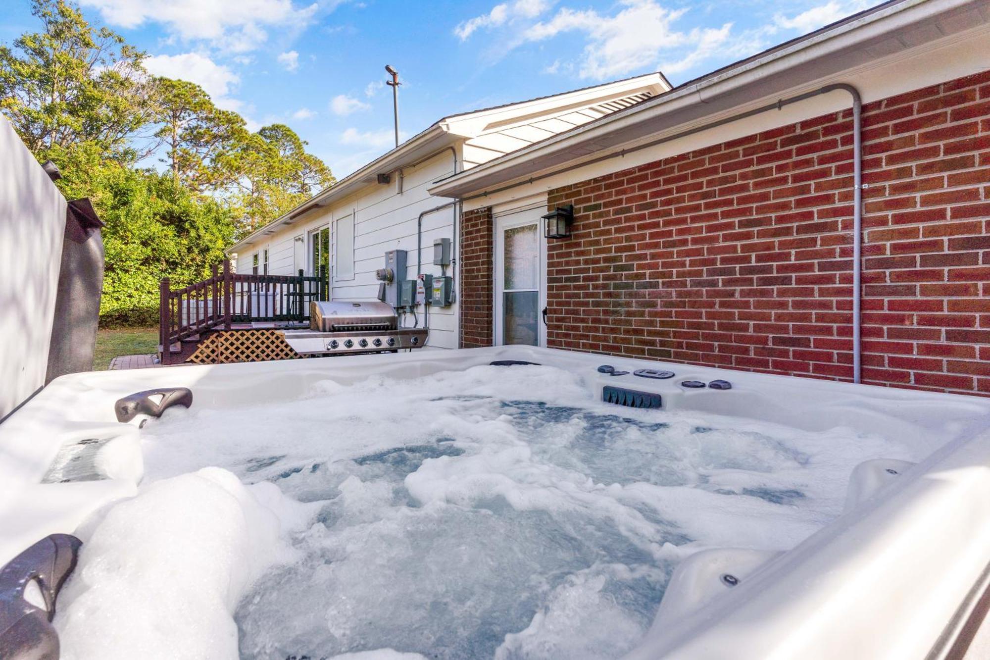 Chill Retreat, Hot Tub, Large Private Yard Wilmington Exterior foto